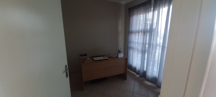 2 Bedroom Property for Sale in Navalsig Free State